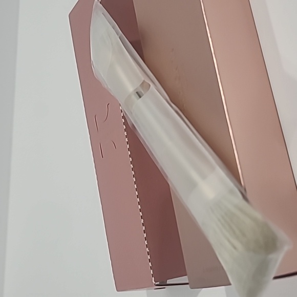 NIB ✅ Patrick Ta ~ DUAL ENDED SCULPTING BRUSH ~ Award Winner ✨ NEW IN BOX - Picture 9 of 11